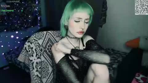 pronoun she. name Mary. age 21. online show from March 11, 11:29 pm