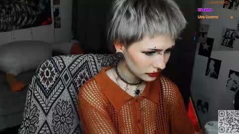 pronoun she. name Mary. age 21. online show from April 16, 12:11 am