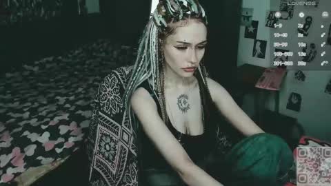 pronoun she. name Mary. age 21. online show from June 1, 4:30 pm
