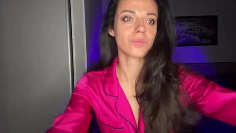 Sophie online show from July 6, 7:35 am