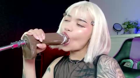 scarlet_gold online show from February 11, 4:36 am