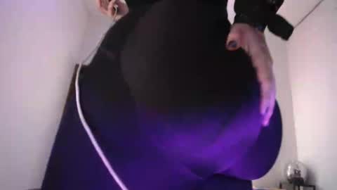 scarlet whisper online show from April 24, 11:51 pm