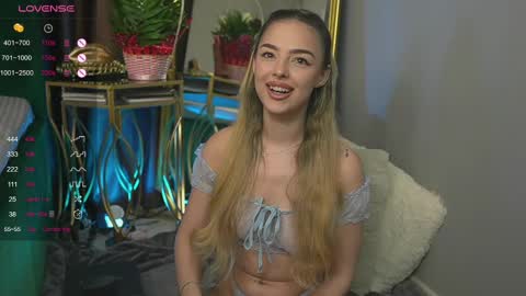 Snapshot of scarletcoles chatting on February 19, 11:04 pm Scarlet online show from February 19, 11:04 pm