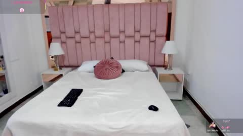 Scarlet online show from January 5, 8:45 pm