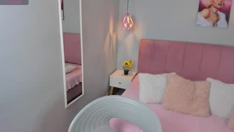 Scarlet  online show from February 5, 4:59 am