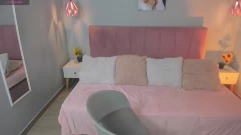 Scarlet  online show from January 27, 4:52 am