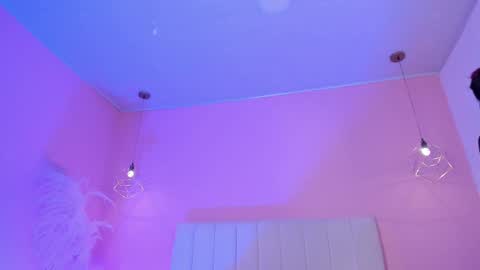 Scarlet  online show from September 22, 9:35 pm