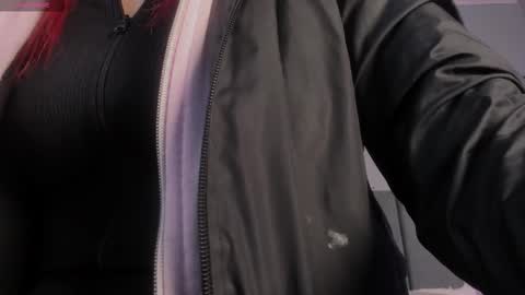 Scarlet  online show from November 15, 1:50 am