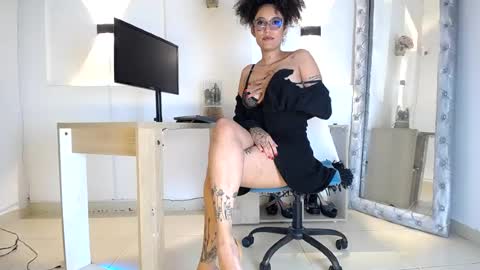 scarleth online show from July 15, 8:02 pm