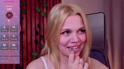 Skarlet online show from April 18, 10:07 am