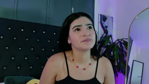 Snapshot of scarlett__durand chatting on September 15, 1:19 pm scarlett__durand online show from September 15, 1:19 pm