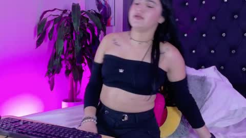 Snapshot of scarlett__durand chatting on September 28, 3:28 pm scarlett__durand online show from September 28, 3:28 pm