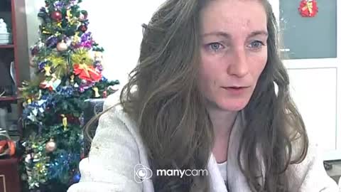 Snapshot of scarlett_queen01 chatting on January 6, 3:20 am scarlett_queen01 online show from January 6, 3:20 am