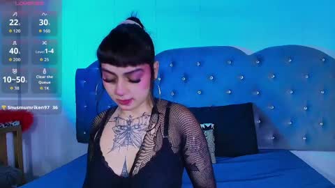 scarlett_venom_ online show from April 8, 8:33 pm