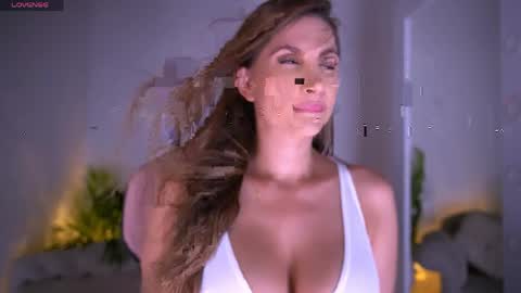 scarletthalls online show from April 12, 4:48 am