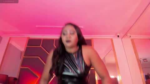 Snapshot of scarletthott1 chatting on October 18, 12:52 pm Scarlett Hot online show from October 18, 12:52 pm