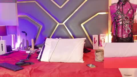 Scarlett Hot online show from April 15, 12:28 pm