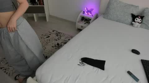 scarlettjakobs online show from May 27, 5:04 am