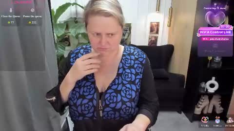 Scarlett online show from June 19, 5:55 am