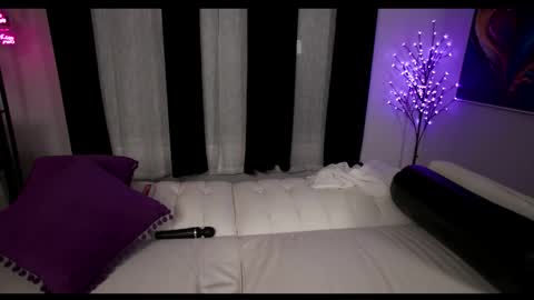 Scarlett and Tarzan online show from March 10, 12:58 am