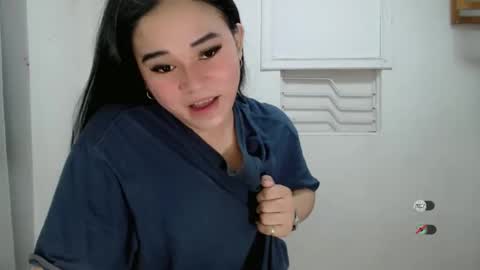 Snapshot of scarletvamp chatting on January 26, 6:17 am scarletvamp online show from January 26, 6:17 am