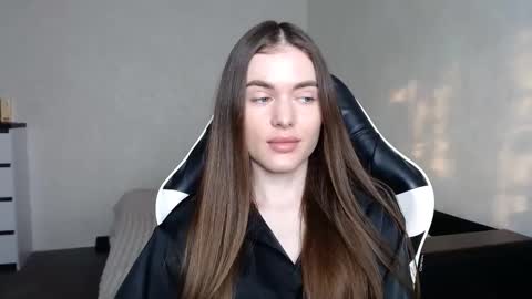 scratc_h online show from April 1, 3:09 pm