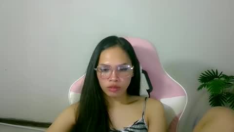 ELLA online show from December 19, 6:11 pm