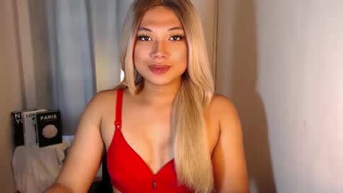 Snapshot of seductivedeluxe69 chatting on September 14, 4:10 am Deluxe online show from September 14, 4:10 am