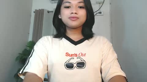 Deluxe online show from May 24, 9:25 pm