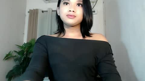 Deluxe online show from May 17, 5:50 am