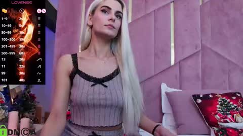 Selena online show from December 16, 5:35 am