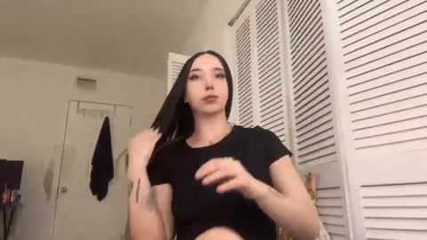 Selena Powe  online show from March 1, 8:53 pm