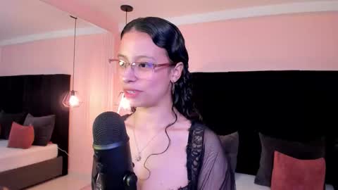 Snapshot of selene_rousse chatting on October 11, 4:06 am Selene Rousse online show from October 11, 4:06 am