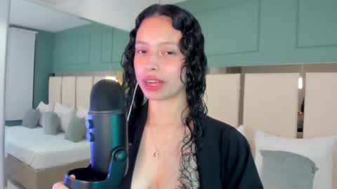 Snapshot of selene_rousse chatting on September 23, 3:04 am Selene Rousse online show from September 23, 3:04 am