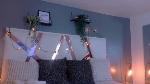 SELENE GIBSON online show from February 2, 7:35 pm