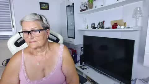 Selenna online show from July 6, 5:26 pm
