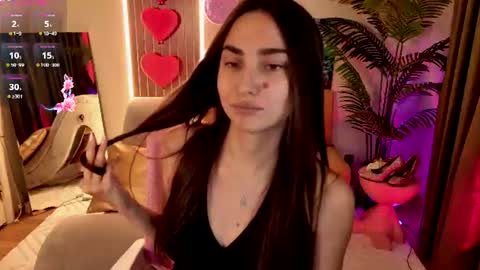 I am Lina online show from July 20, 10:39 am