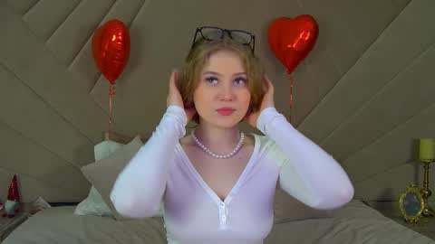 SelinSwarovski online show from February 11, 4:24 pm