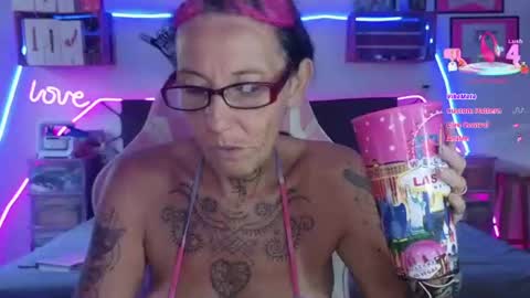 Selvaggia Del Caribe online show from July 1, 5:45 pm