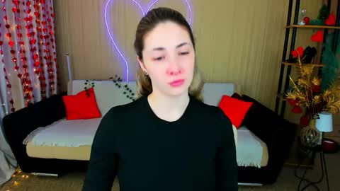 sensitiveheartt online show from March 22, 7:20 pm