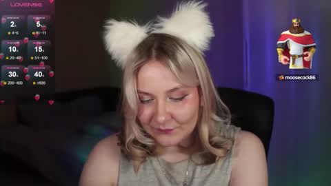 Snapshot of sensual_girrrl chatting on September 22, 8:51 pm Ilona online show from September 22, 8:51 pm
