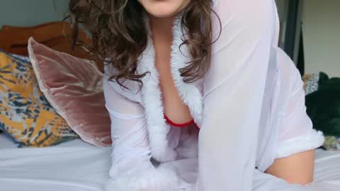 Snapshot of sensual_jassmine chatting on December 24, 11:38 am Jasmine online show from December 24, 11:38 am