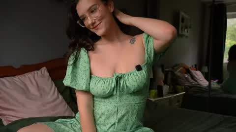 Jasmine online show from June 8, 2:07 pm