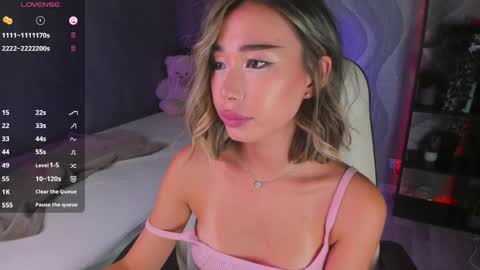 Kiki online show from May 17, 3:33 pm