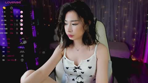 Snapshot of sensualily chatting on February 26, 5:31 pm Kiki online show from February 26, 5:31 pm