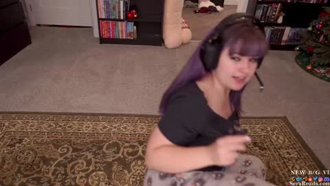 Snapshot of serareads chatting on December 15, 3:24 am SeraReads online show from December 15, 3:24 am