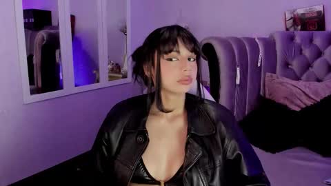 Snapshot of seren_bleck chatting on September 12, 3:07 am Seren Follow me online show from September 12, 3:07 am