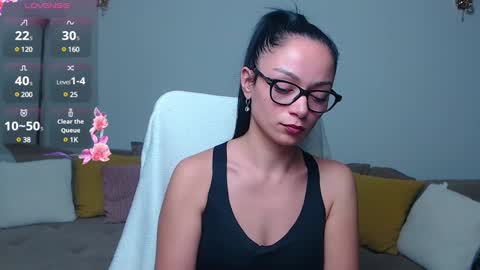 Snapshot of serenesophi chatting on December 6, 11:46 pm SereneSophi online show from December 6, 11:46 pm