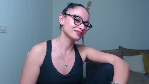 Snapshot of serenesophi chatting on March 5, 8:33 pm SereneSophi online show from March 5, 8:33 pm