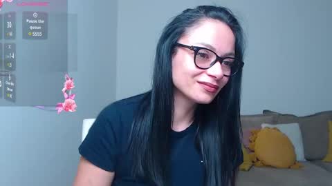 Snapshot of serenesophi chatting on February 14, 5:41 am SereneSophi online show from February 14, 5:41 am
